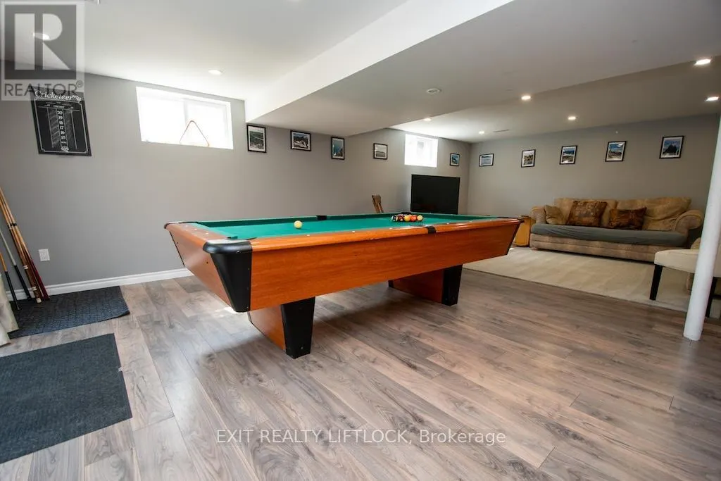 1456 FIRWOOD CRESCENT