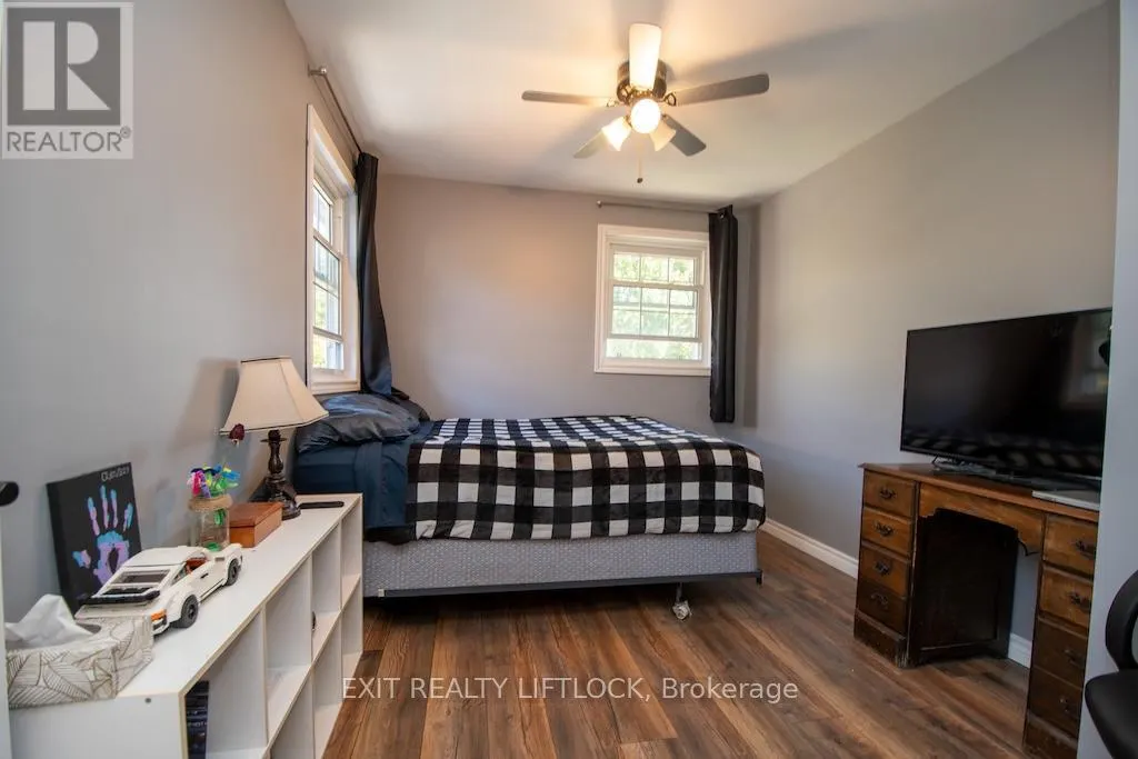 1456 FIRWOOD CRESCENT