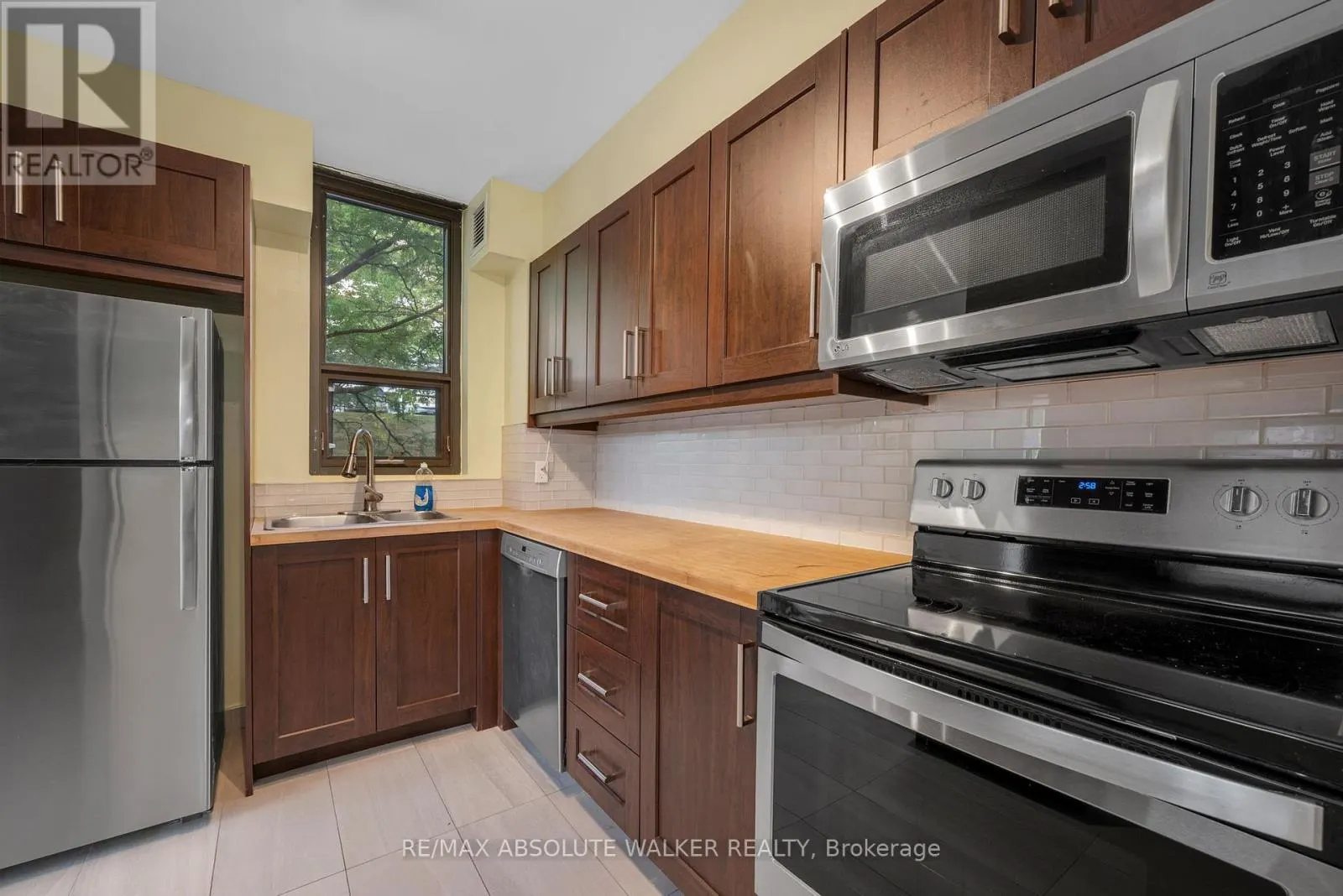 414 - 2871 RICHMOND ROAD