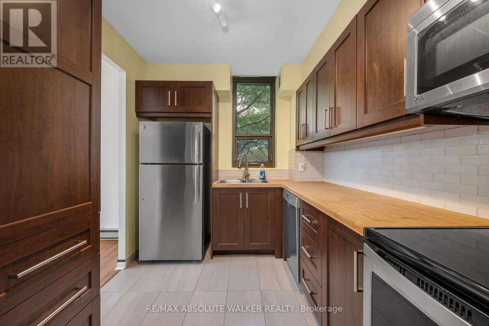 414 - 2871 RICHMOND ROAD