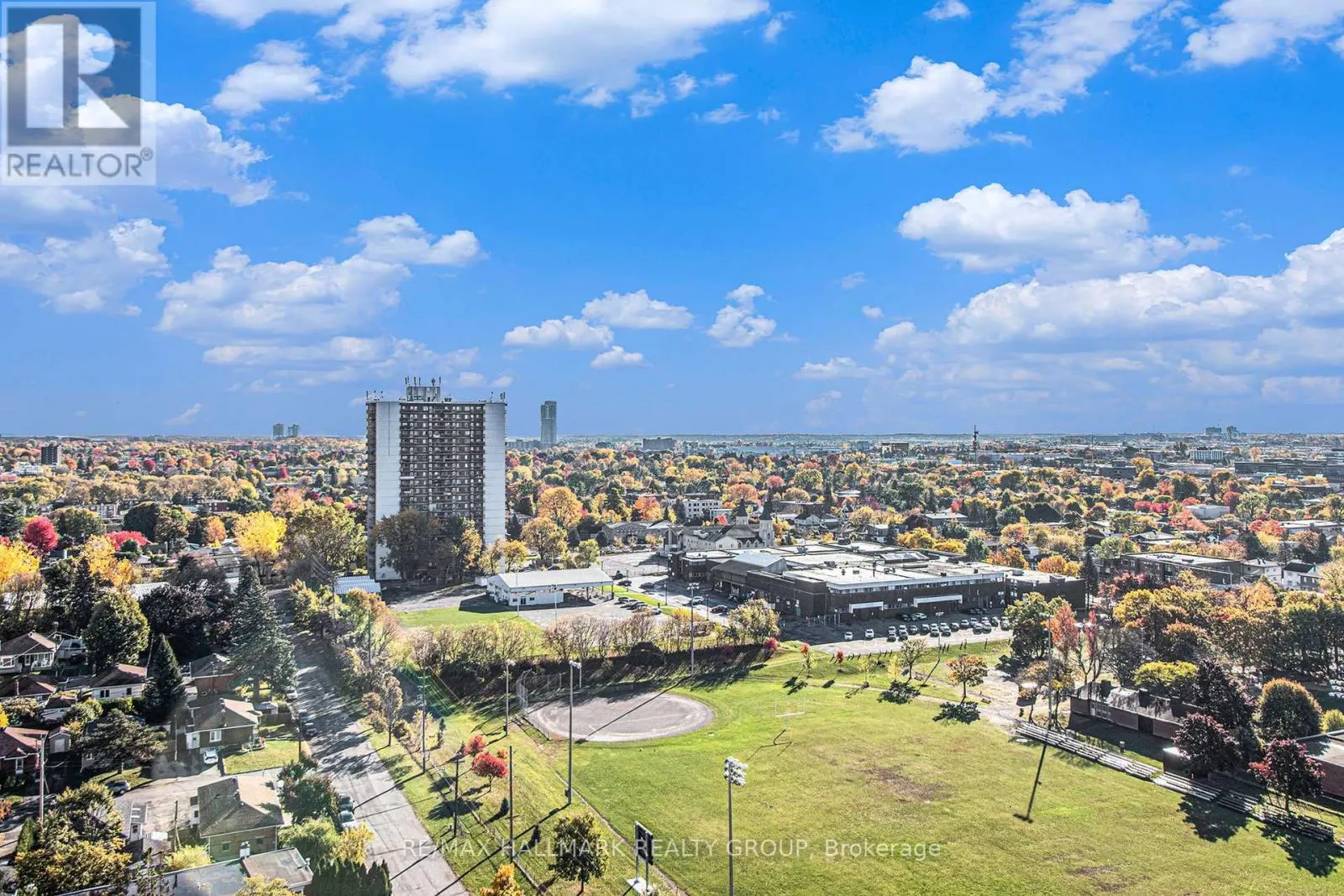 PH4 - 158C MCARTHUR AVENUE