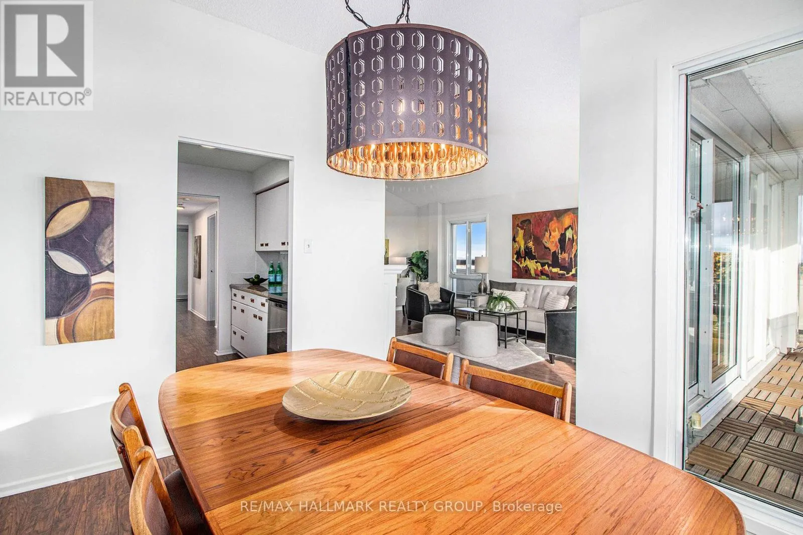 PH4 - 158C MCARTHUR AVENUE