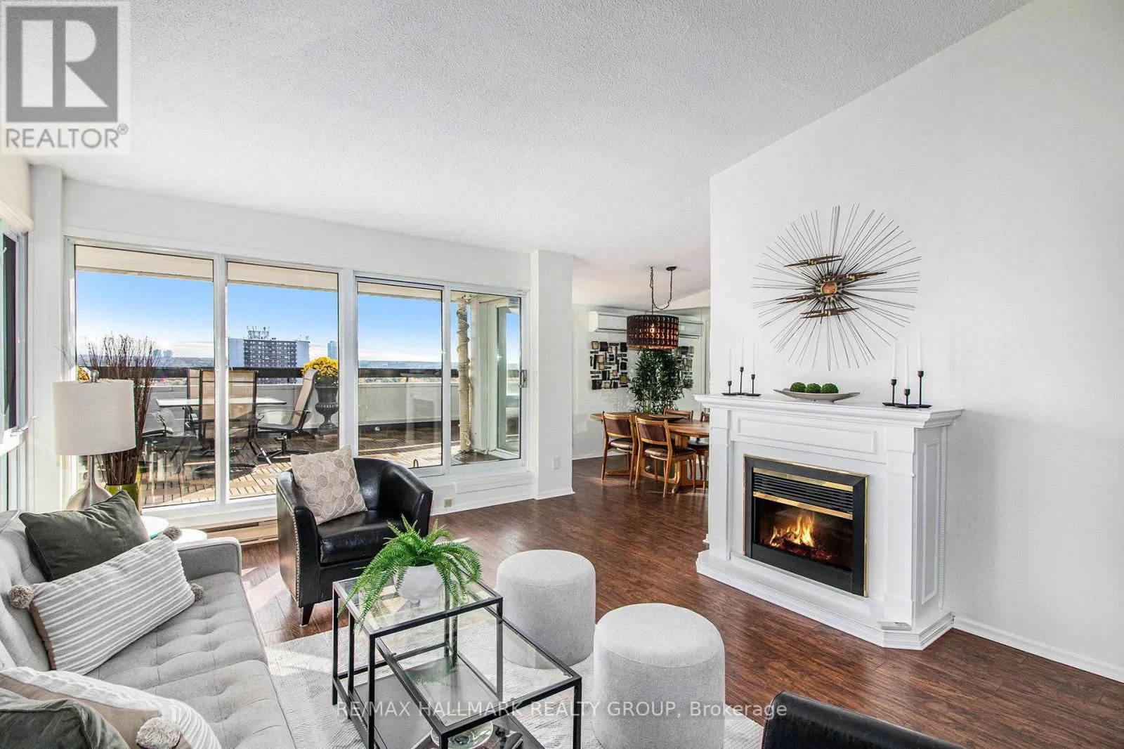 PH4 - 158C MCARTHUR AVENUE