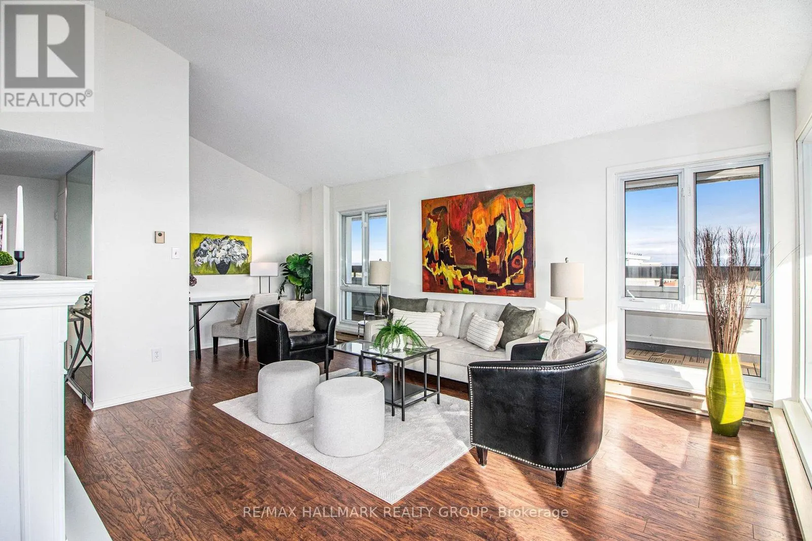 PH4 - 158C MCARTHUR AVENUE