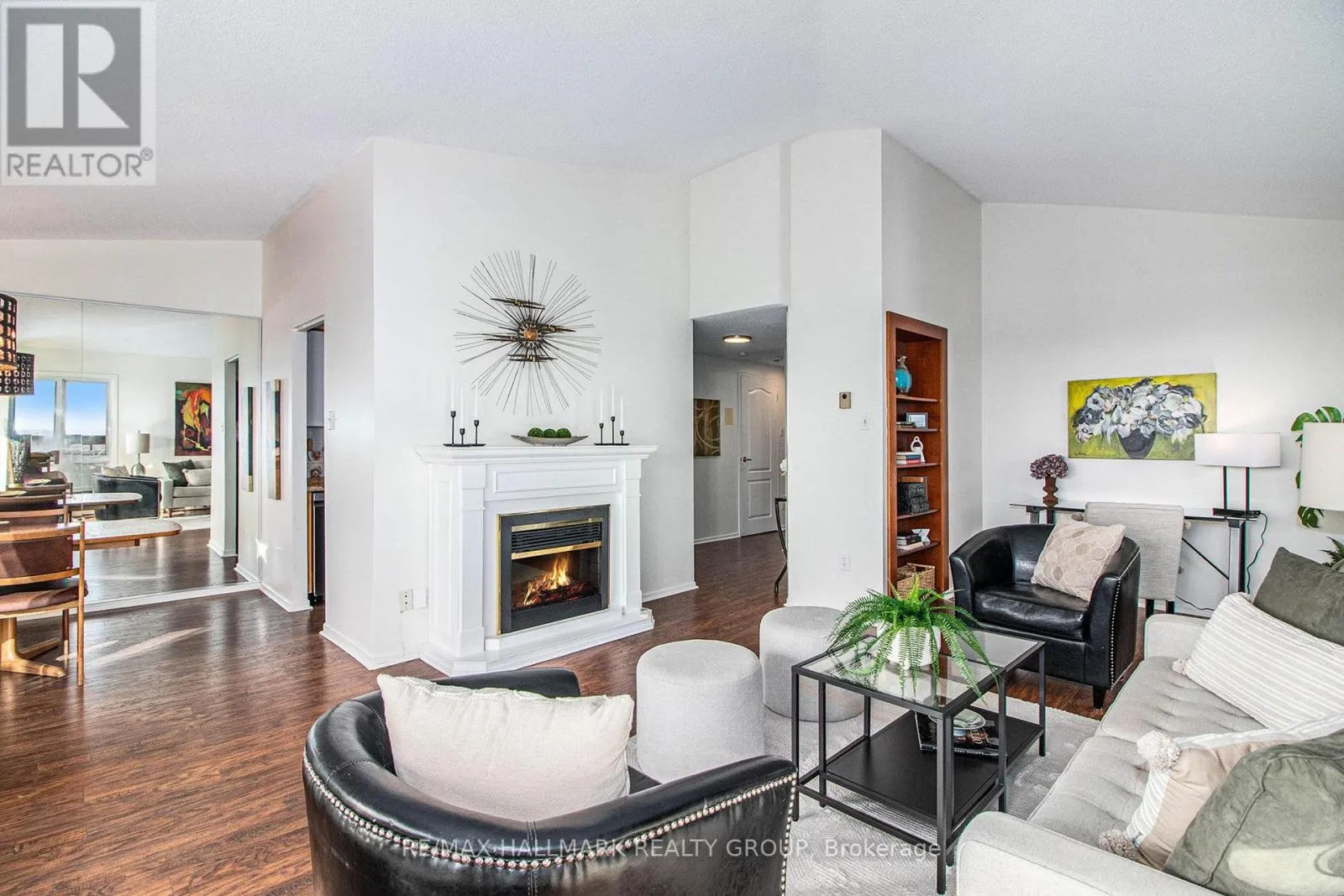 PH4 - 158C MCARTHUR AVENUE