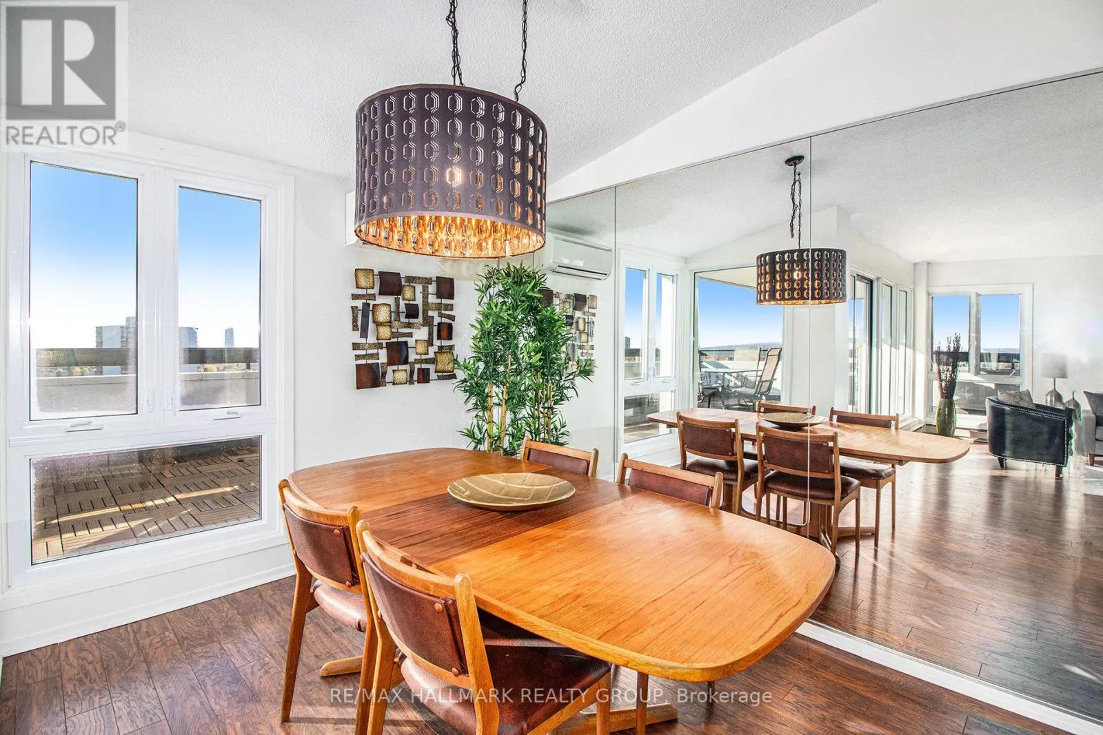 PH4 - 158C MCARTHUR AVENUE