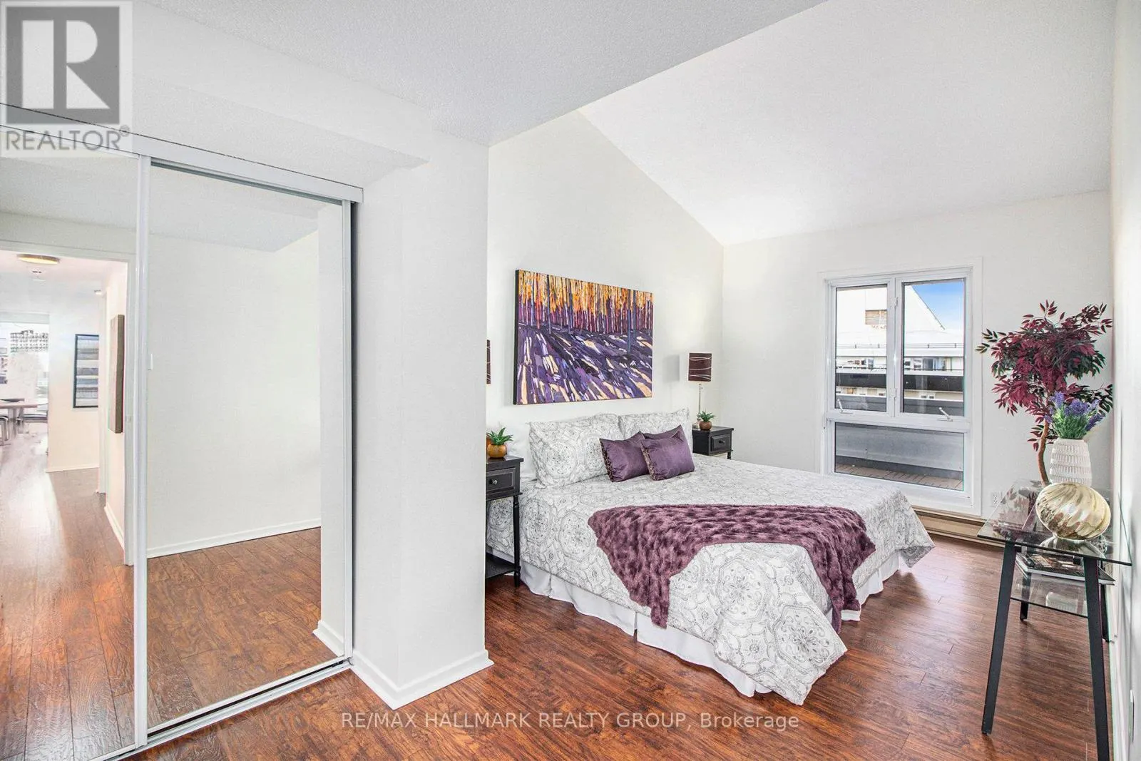 PH4 - 158C MCARTHUR AVENUE