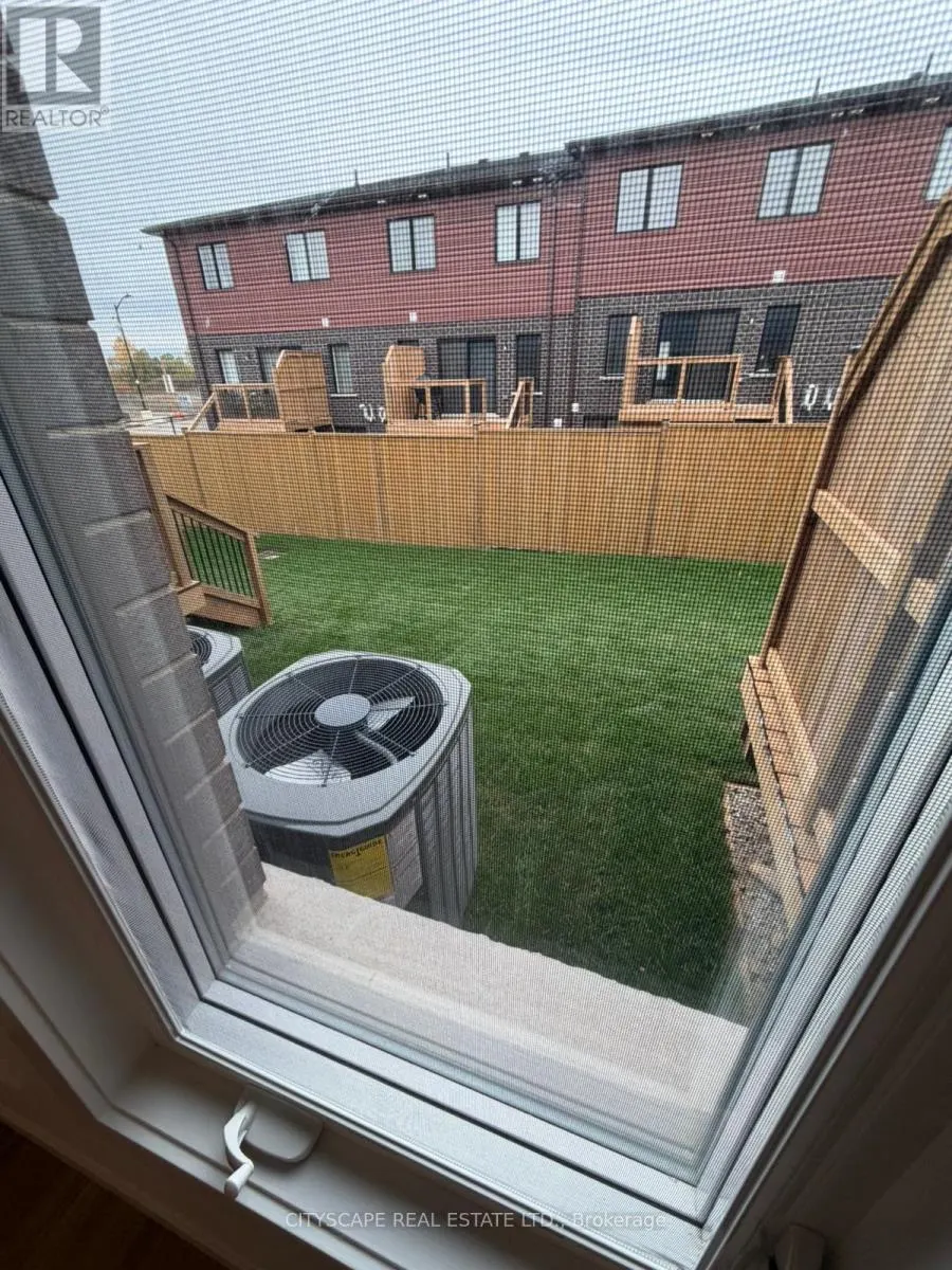 36 OAK FOREST COMMON CRESCENT