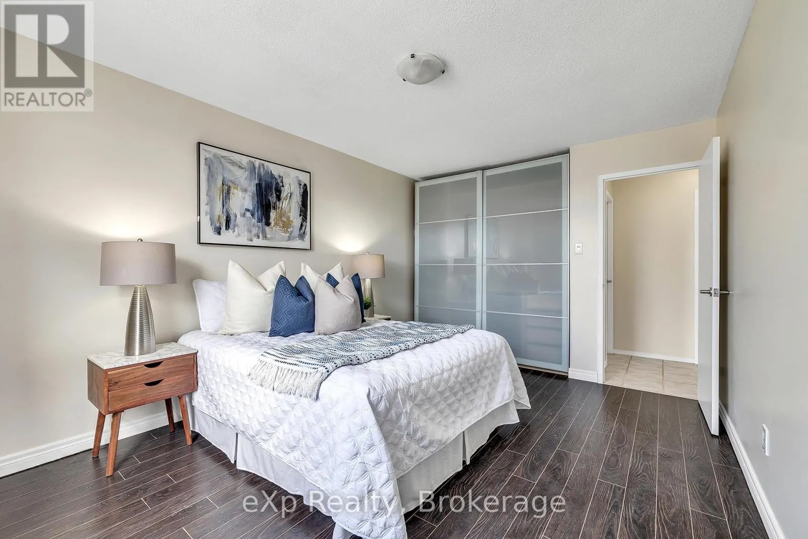 605 - 1100 COURTLAND AVENUE E, #605