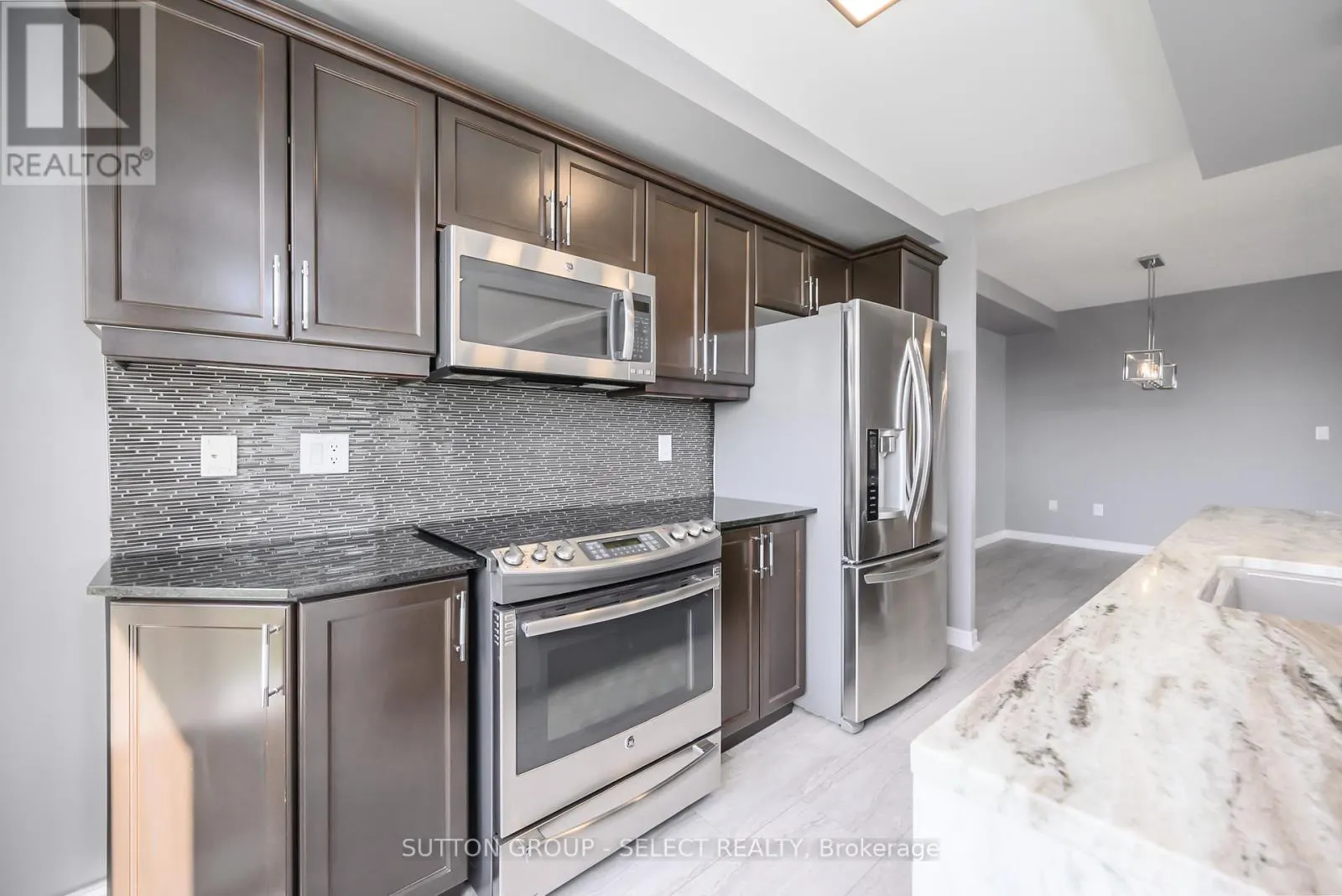 303 - 1030 CORONATION DRIVE, #303