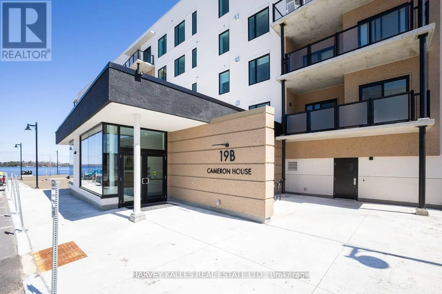 205 - 19B WEST STREET