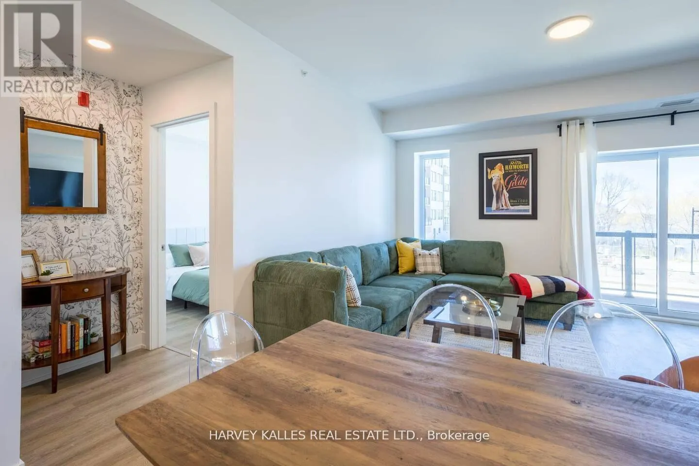 205 - 19B WEST STREET