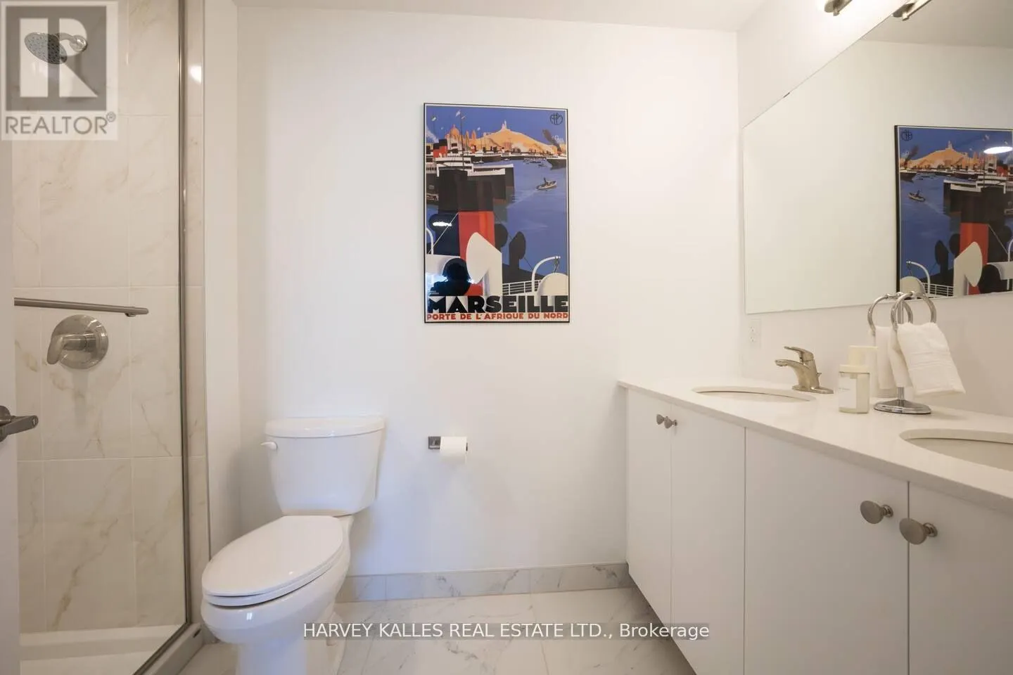 205 - 19B WEST STREET