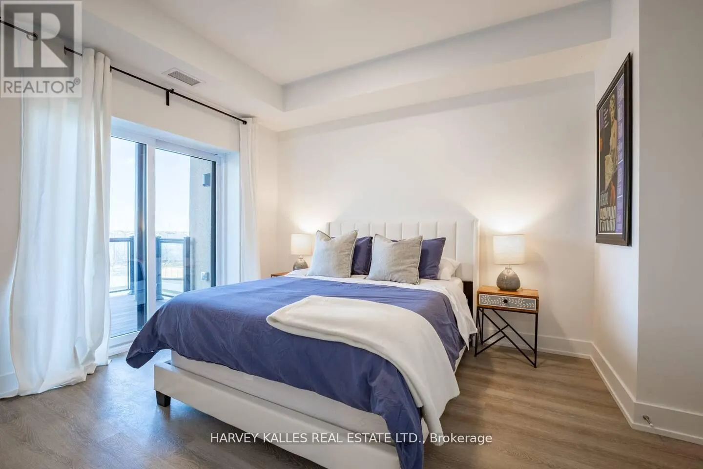 205 - 19B WEST STREET