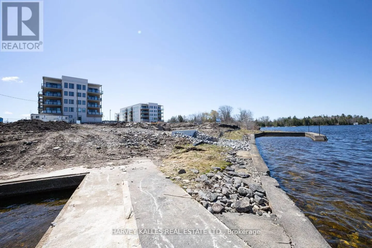 205 - 19B WEST STREET