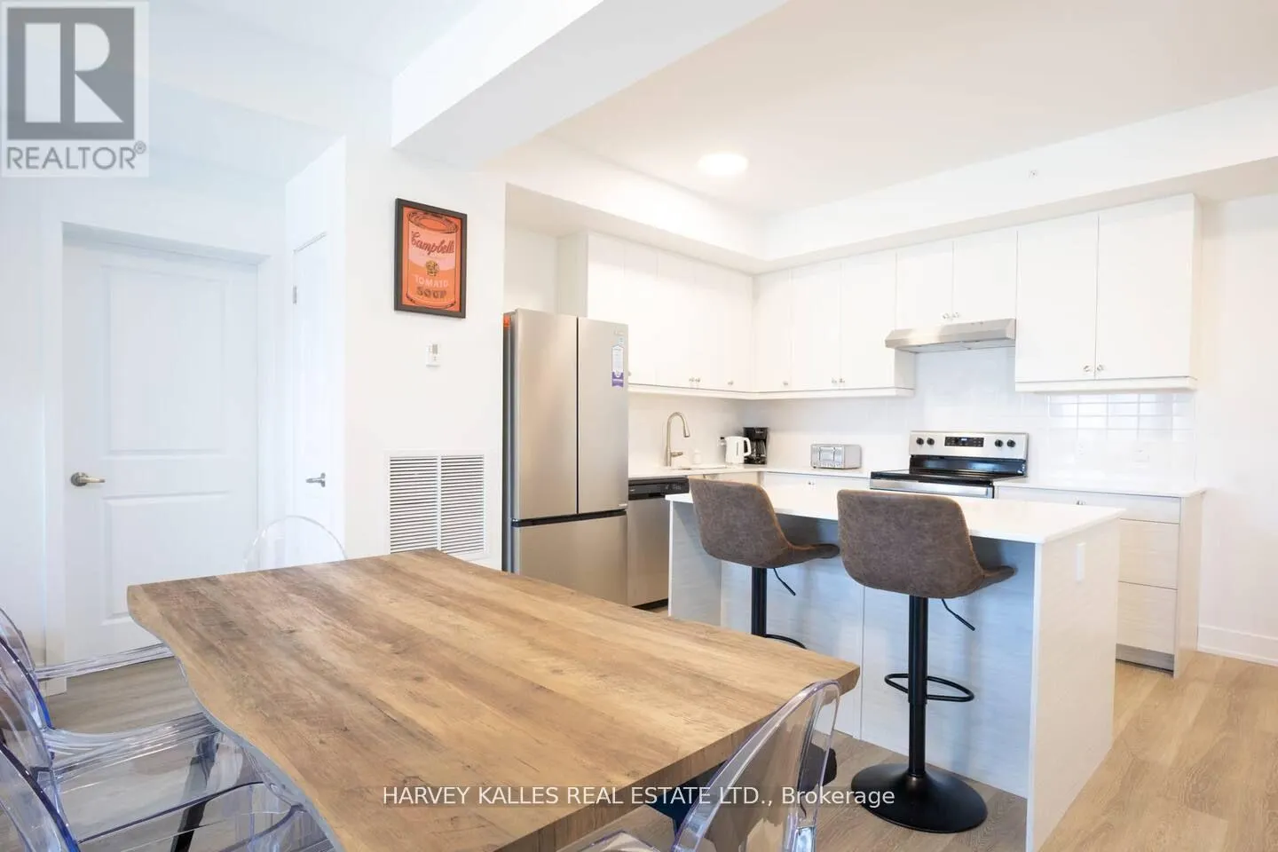 205 - 19B WEST STREET