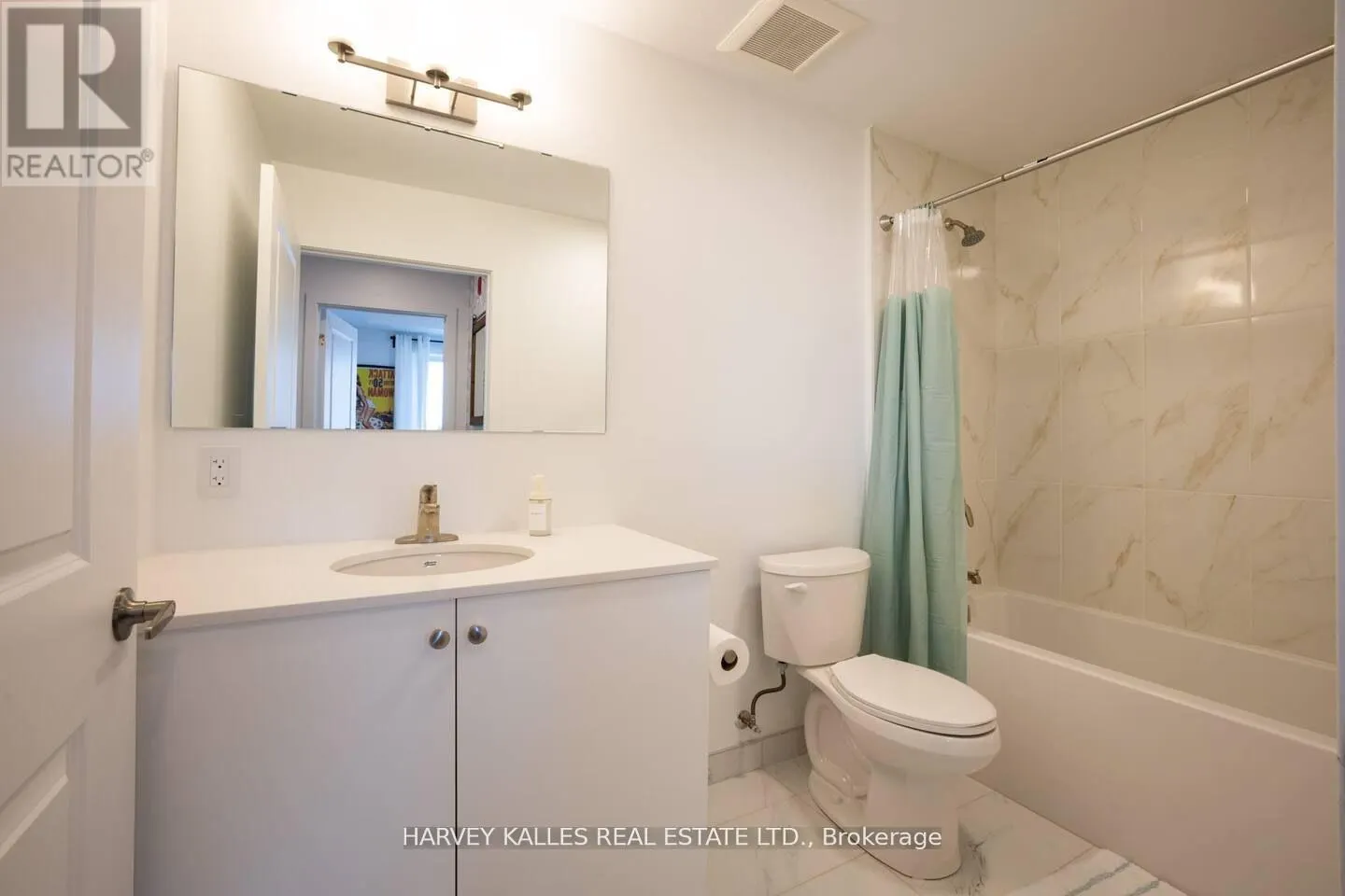 205 - 19B WEST STREET