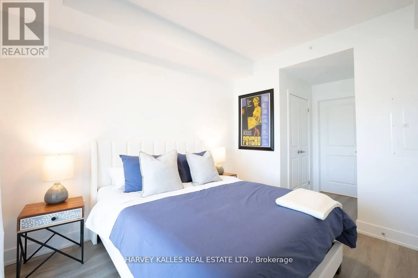 205 - 19B WEST STREET