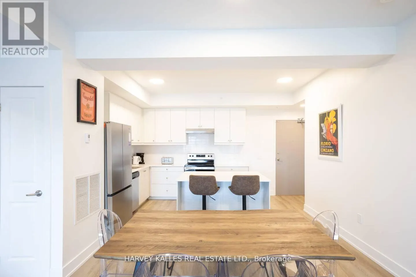 205 - 19B WEST STREET