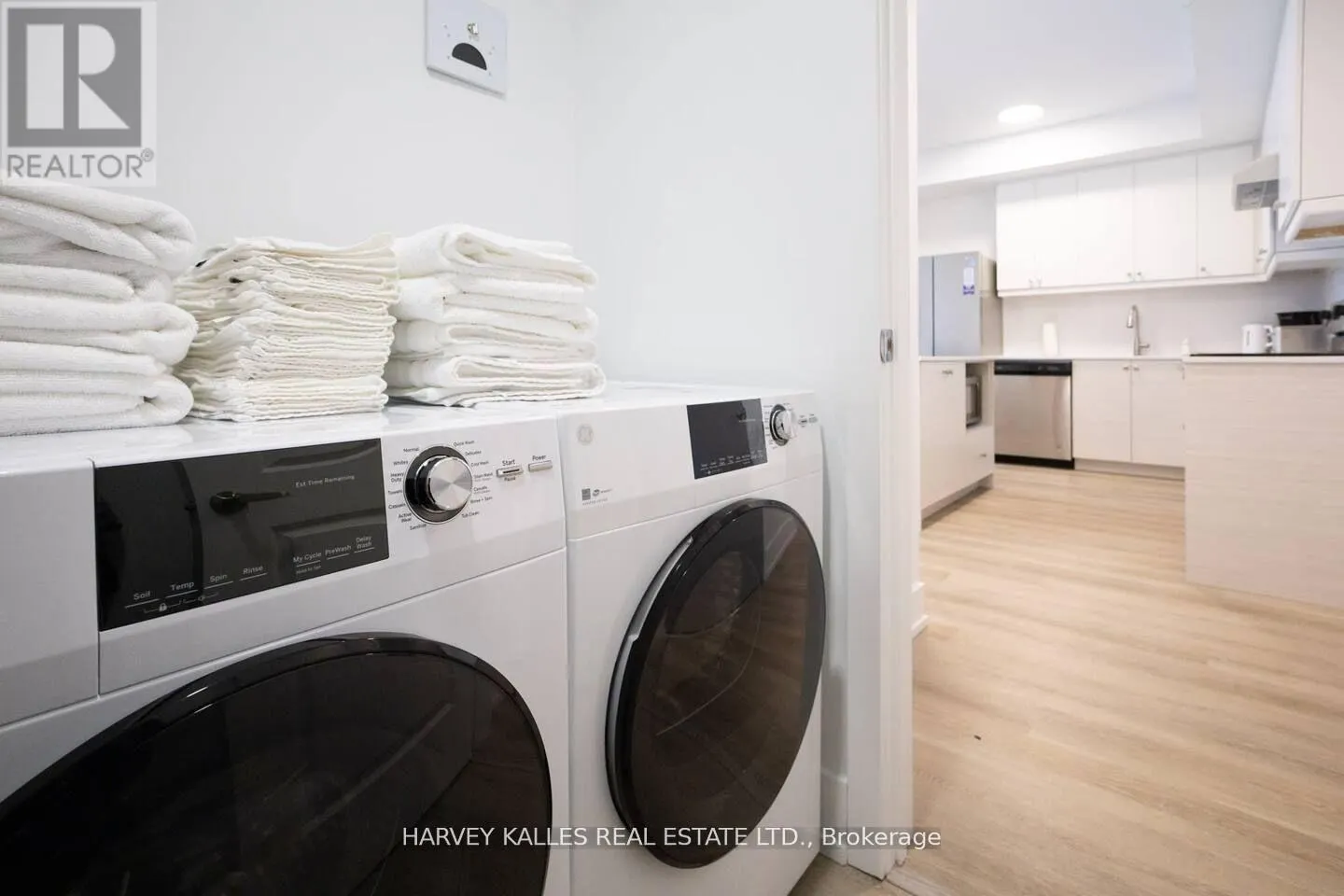 205 - 19B WEST STREET