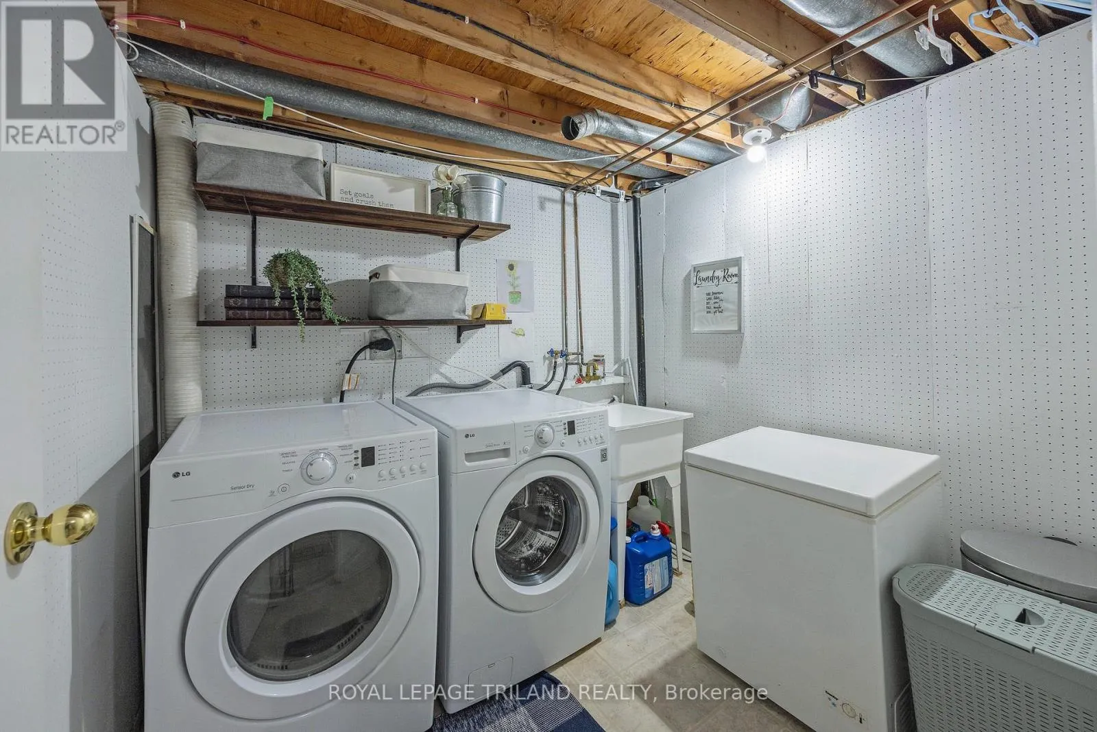 2 - 590 MILLBANK DRIVE, #2