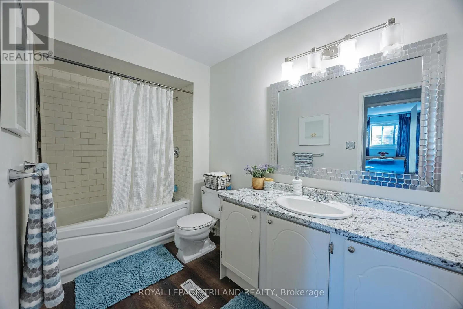 2 - 590 MILLBANK DRIVE, #2