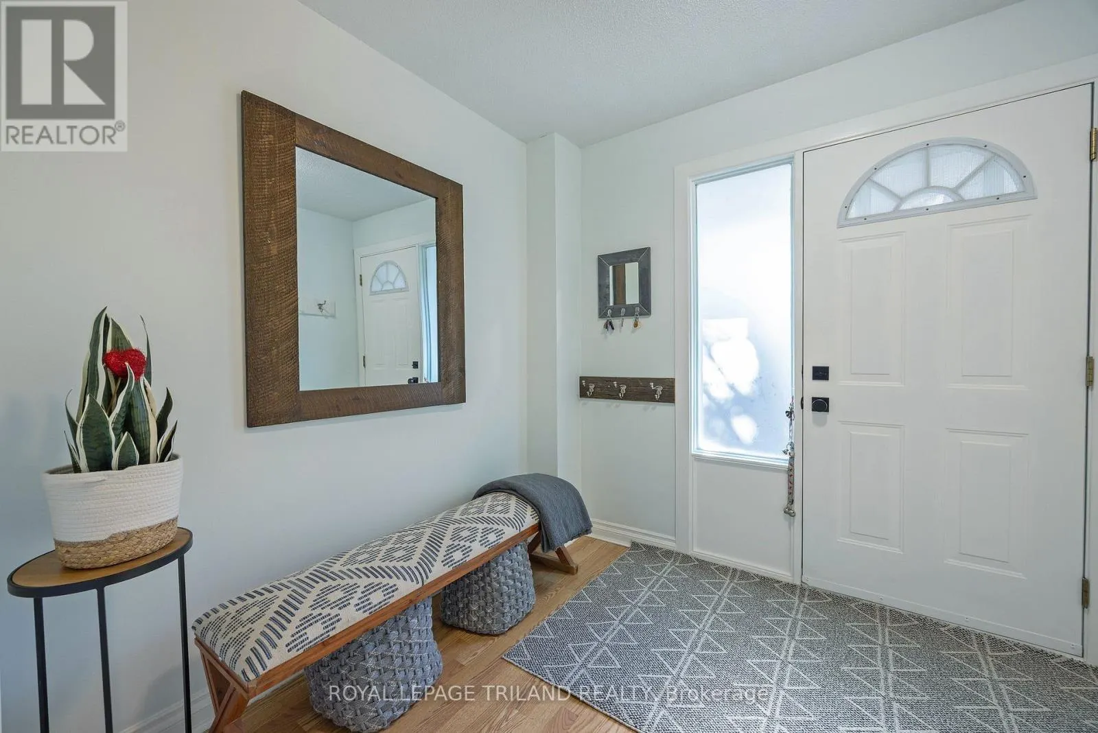 2 - 590 MILLBANK DRIVE, #2