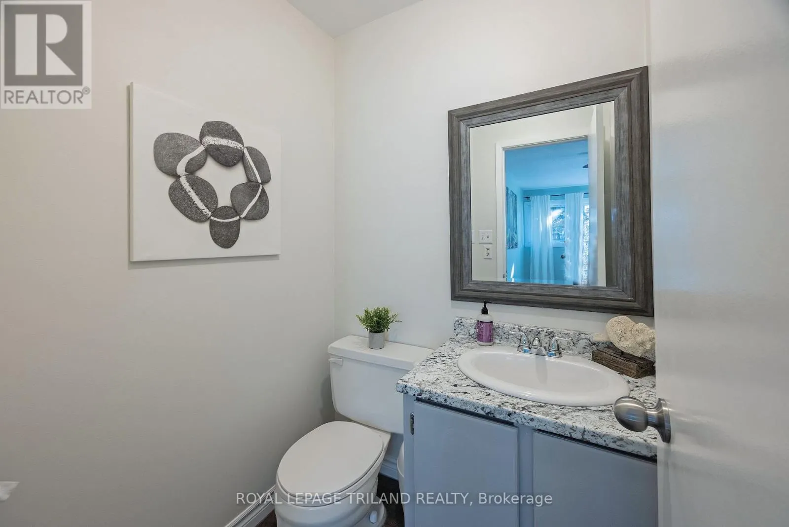 2 - 590 MILLBANK DRIVE, #2