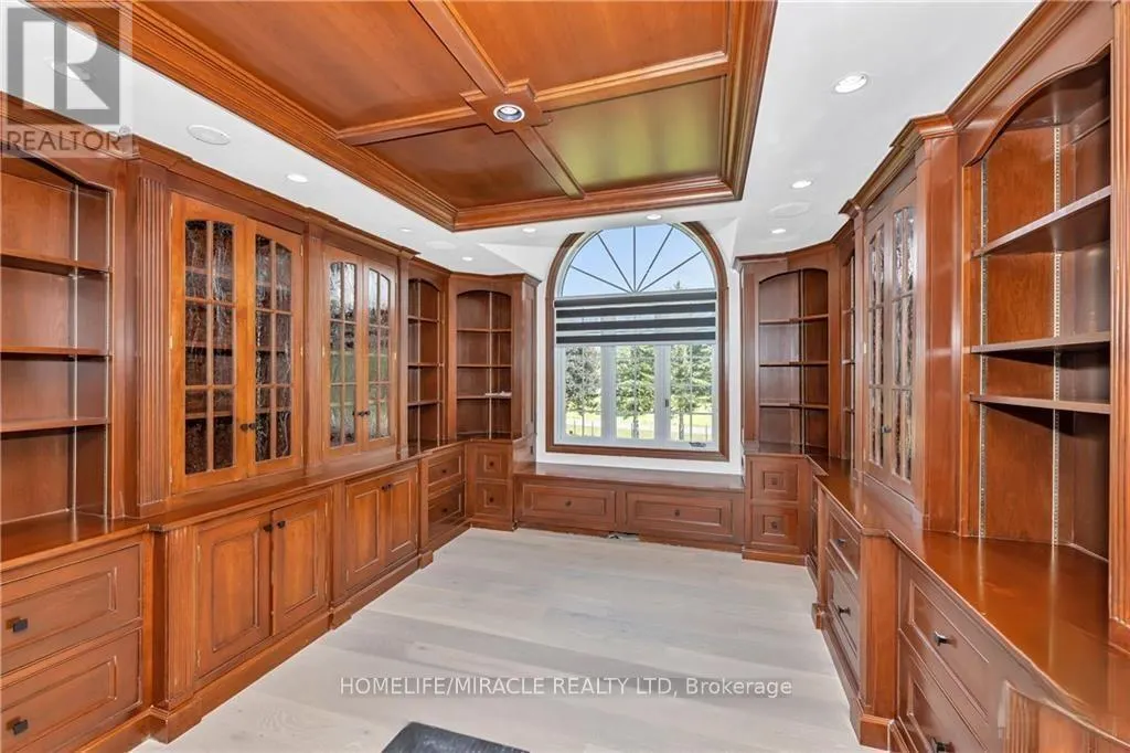 141 KERRY HILL CRESCENT