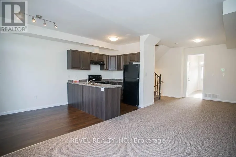 22 - 21 DIANA AVENUE