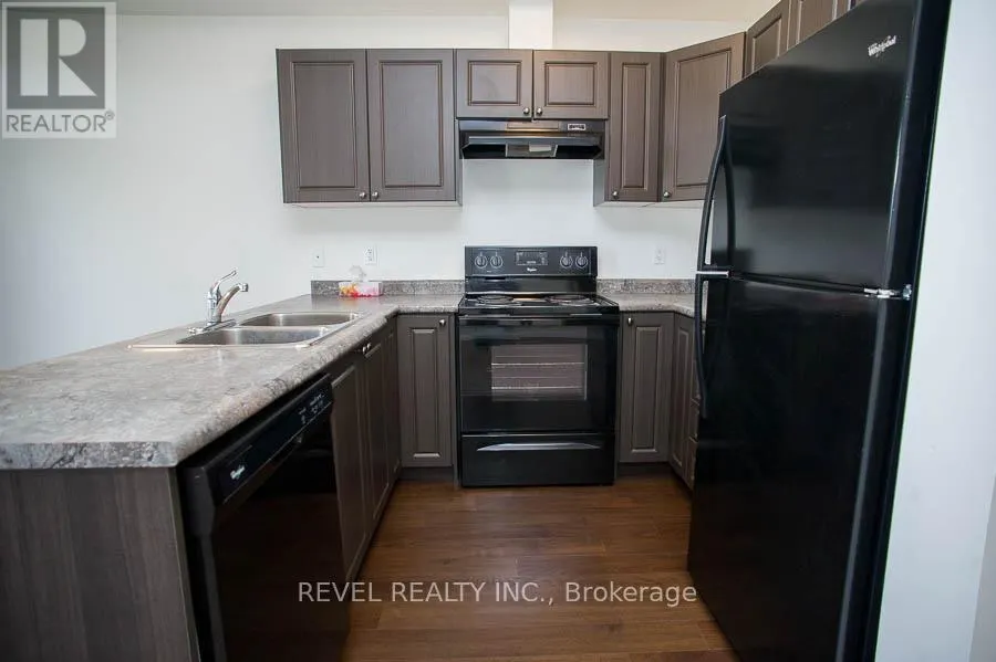 22 - 21 DIANA AVENUE