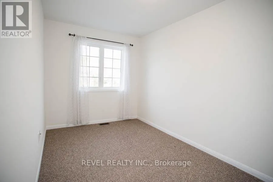 22 - 21 DIANA AVENUE