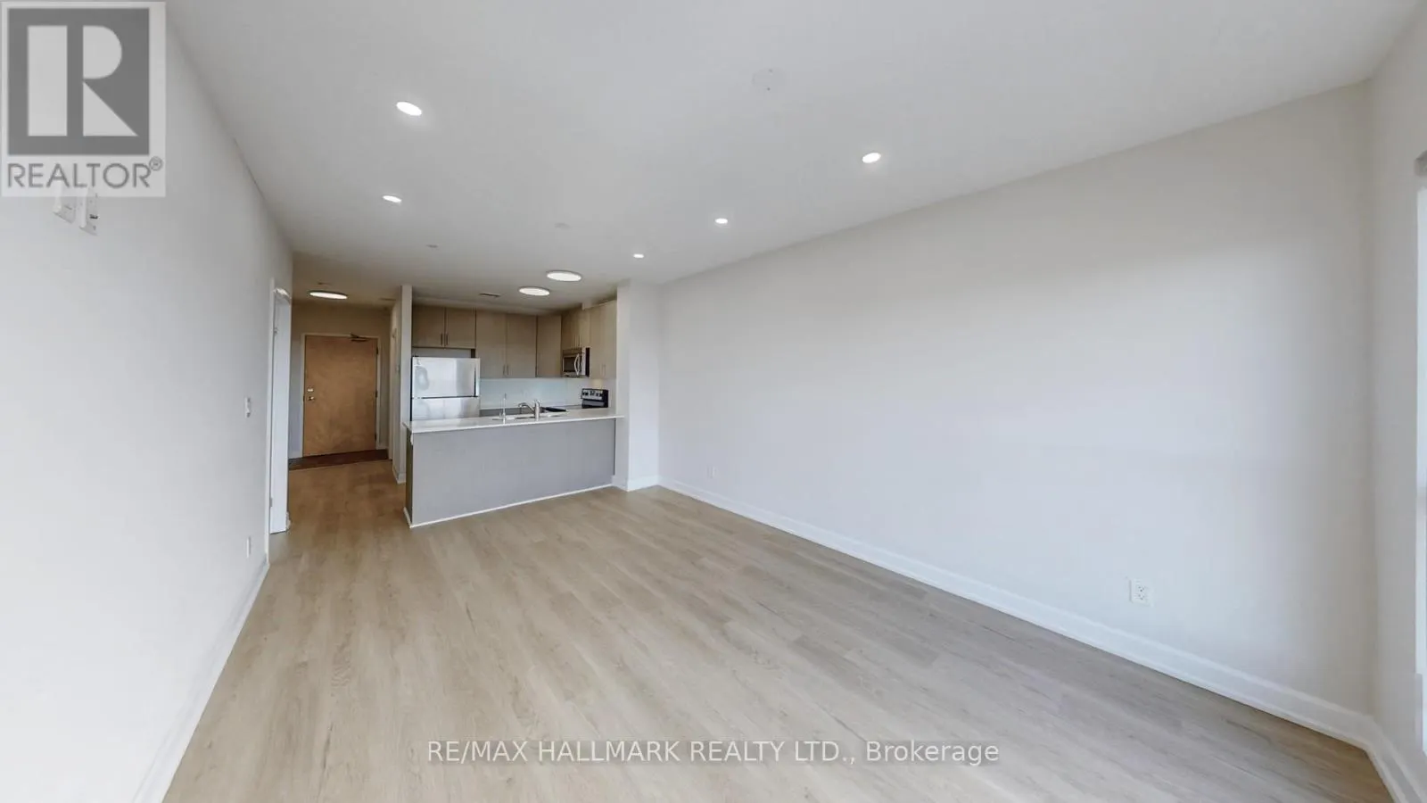 711 - 1 VICTORIA STREET S