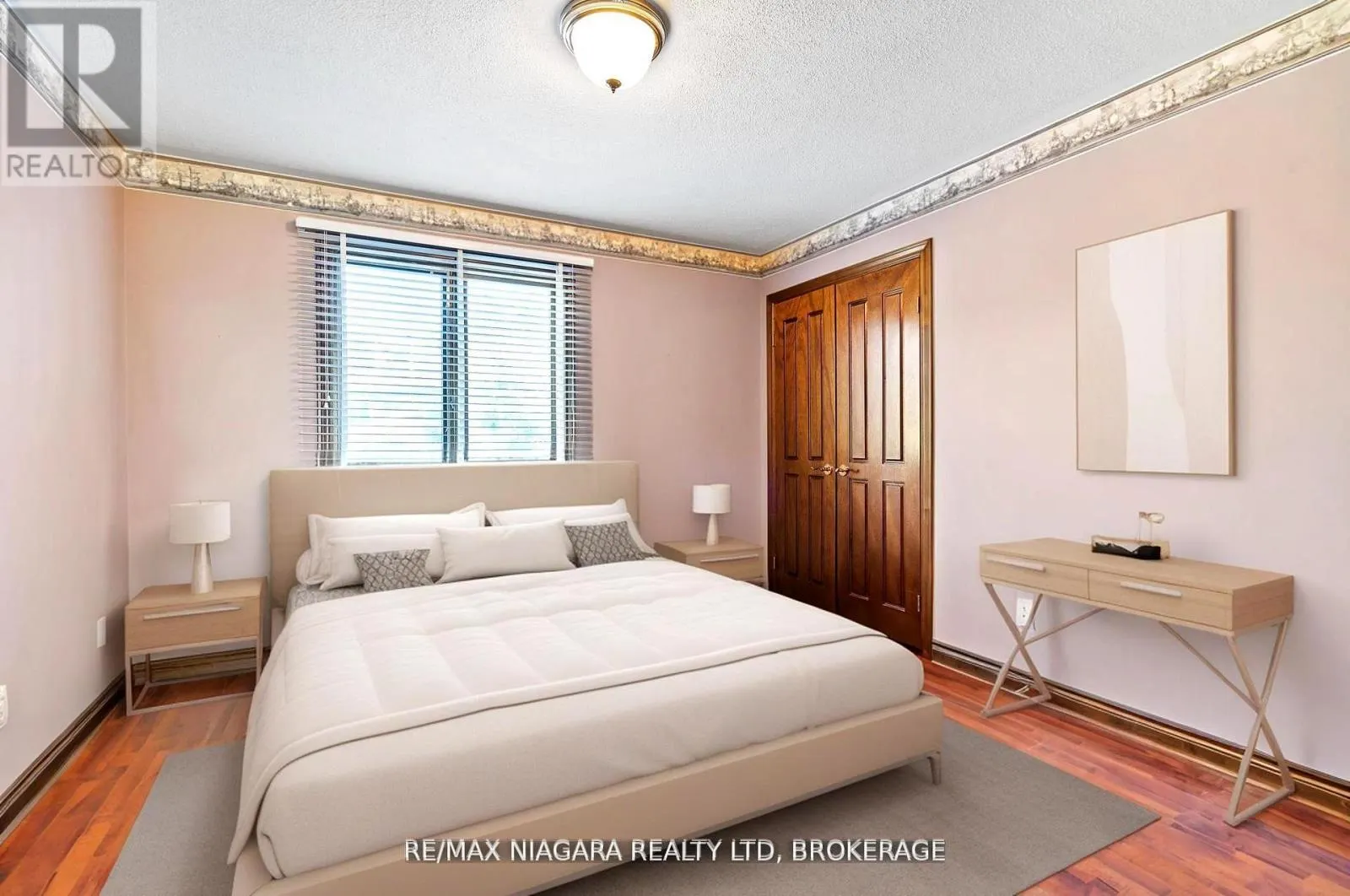 13 SHORELINE CRESCENT