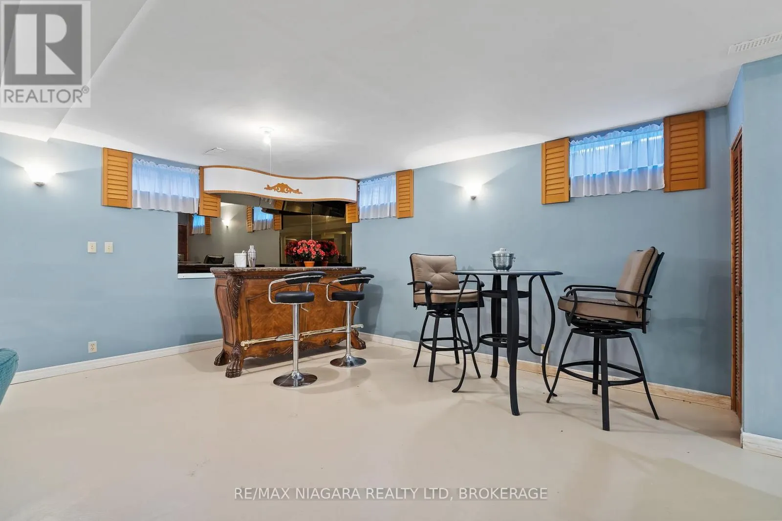 13 SHORELINE CRESCENT