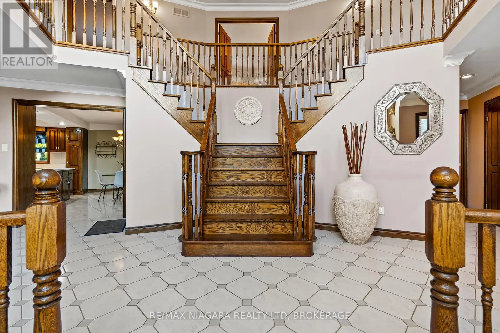 13 SHORELINE CRESCENT