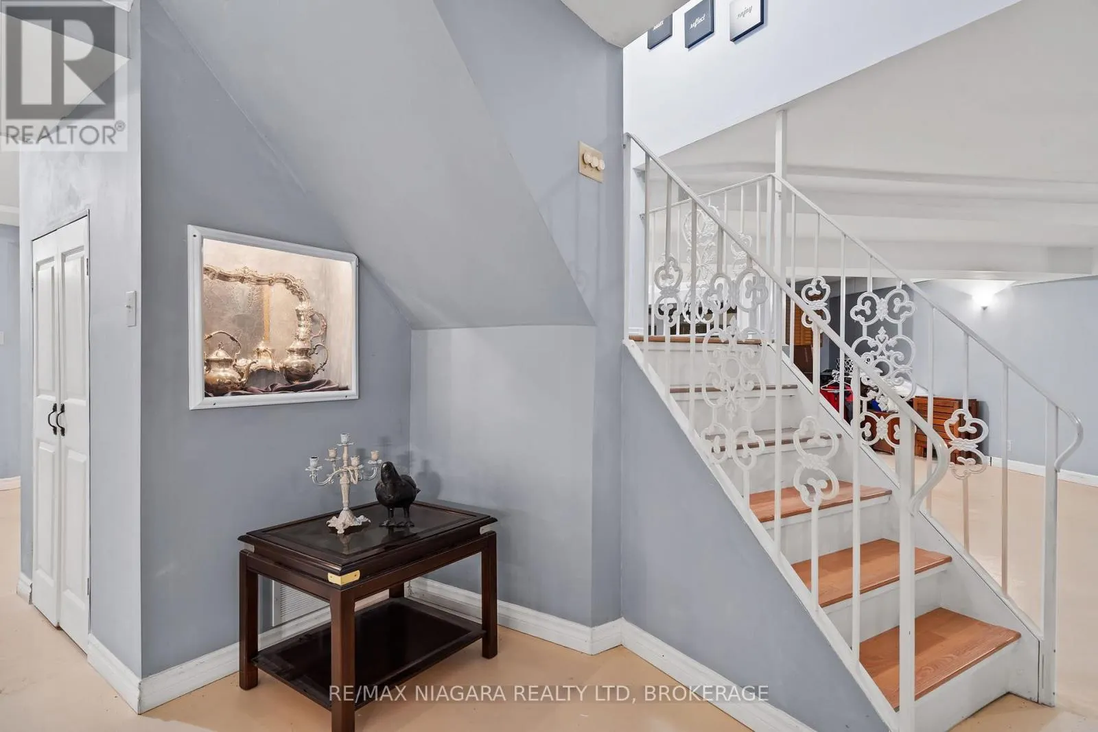 13 SHORELINE CRESCENT