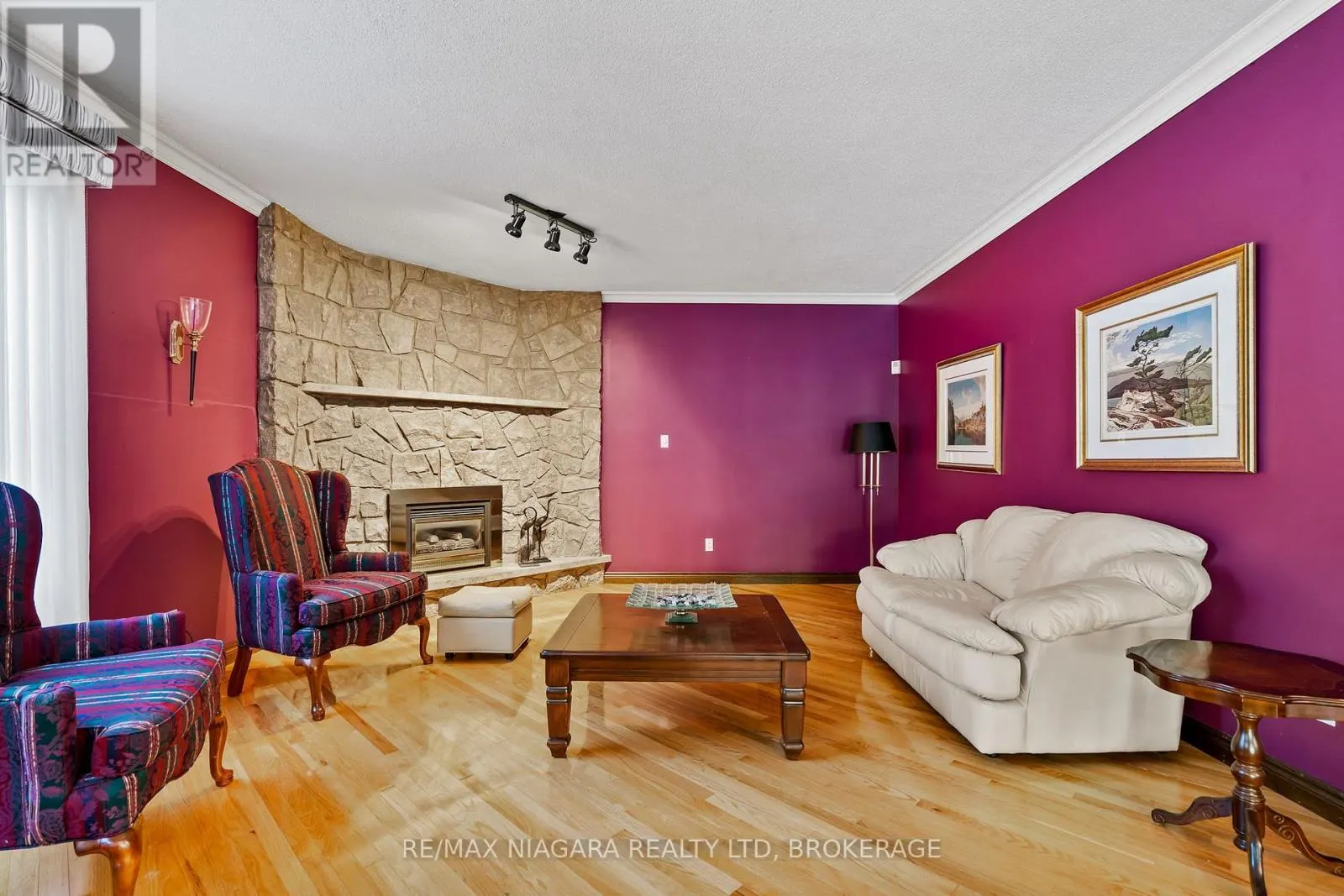 13 SHORELINE CRESCENT