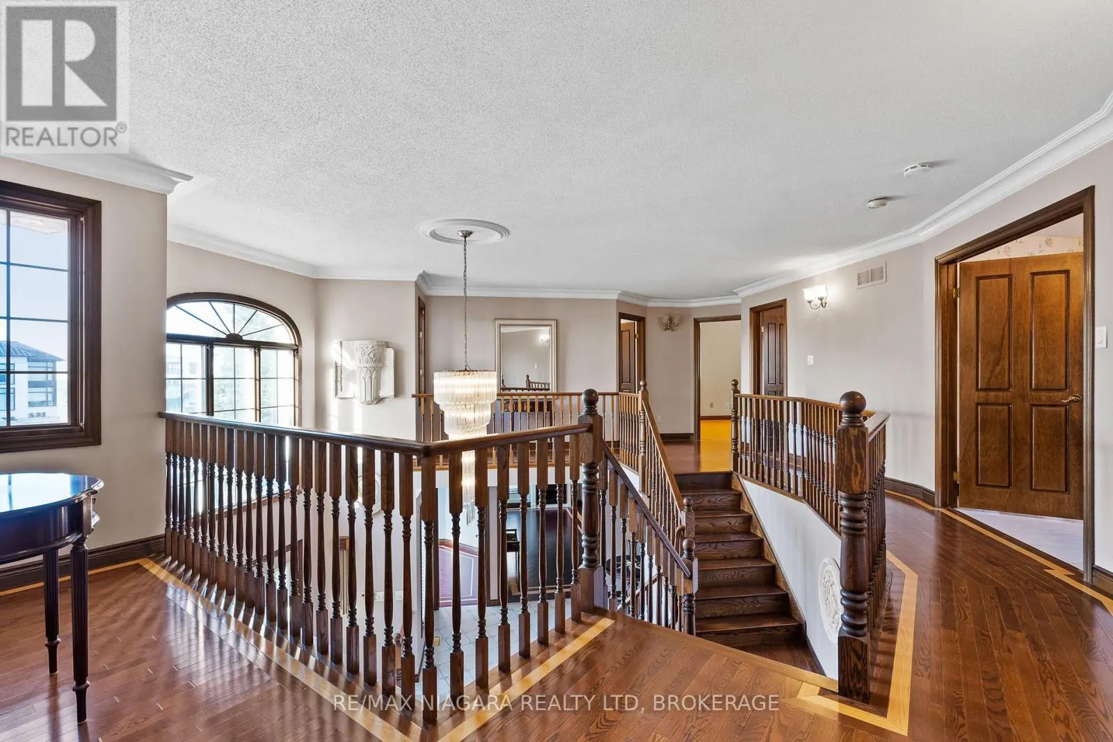 13 SHORELINE CRESCENT