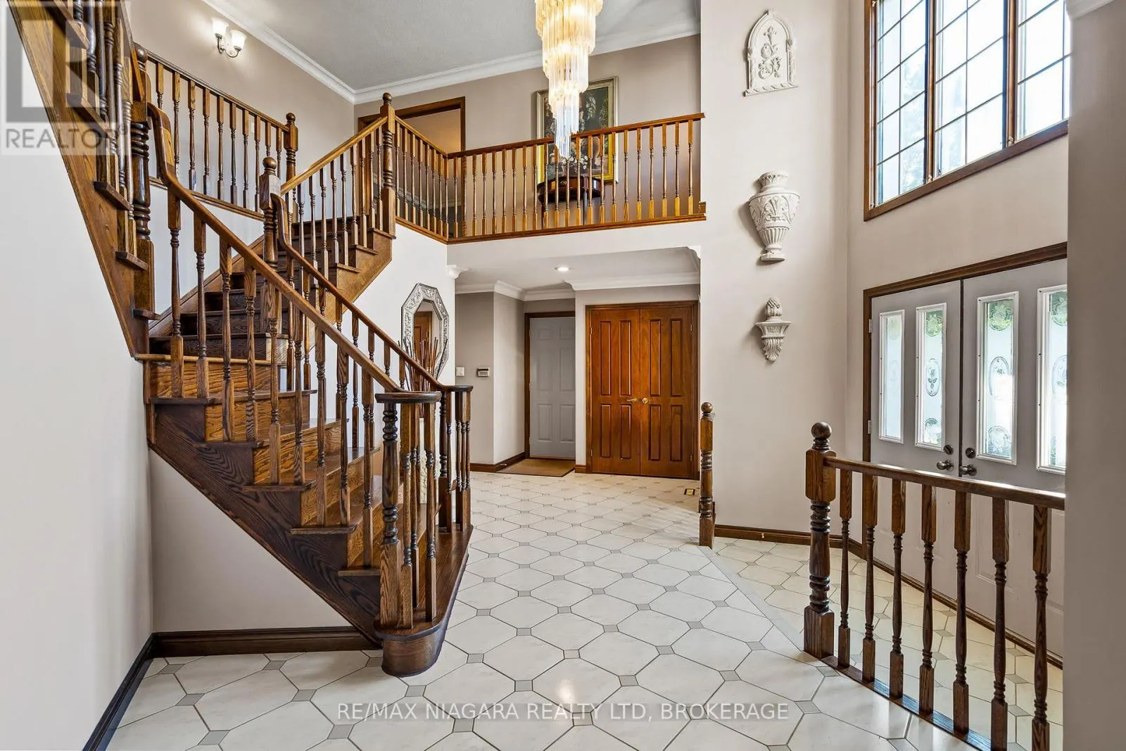 13 SHORELINE CRESCENT