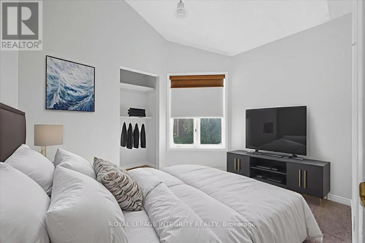 4 - 2949 RICHMOND ROAD