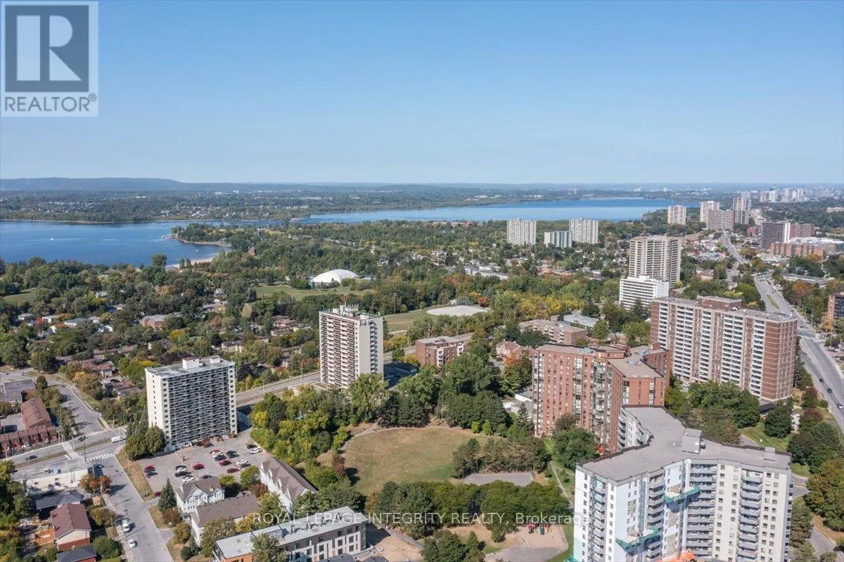 4 - 2949 RICHMOND ROAD