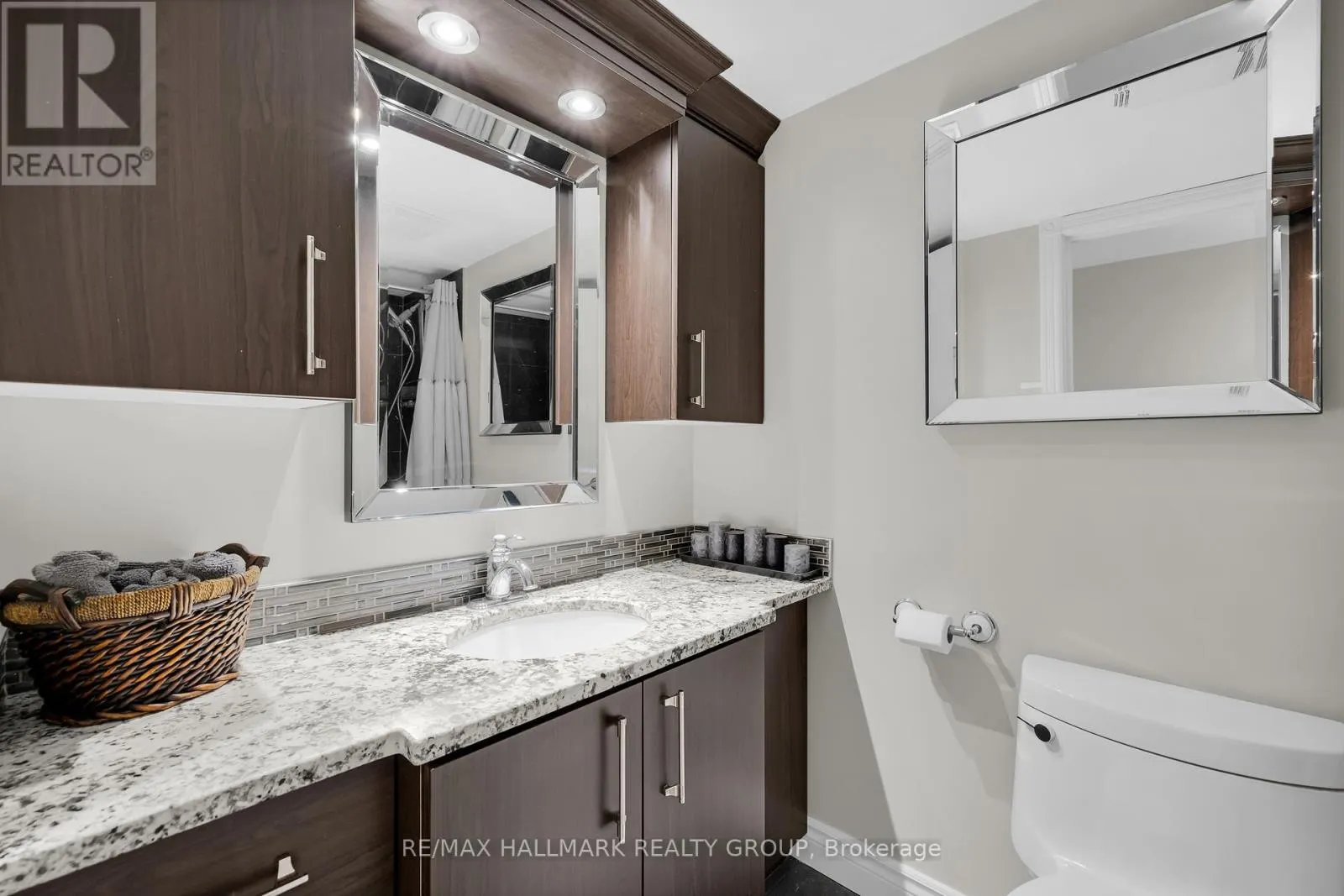 402 - 470 LAURIER AVENUE W