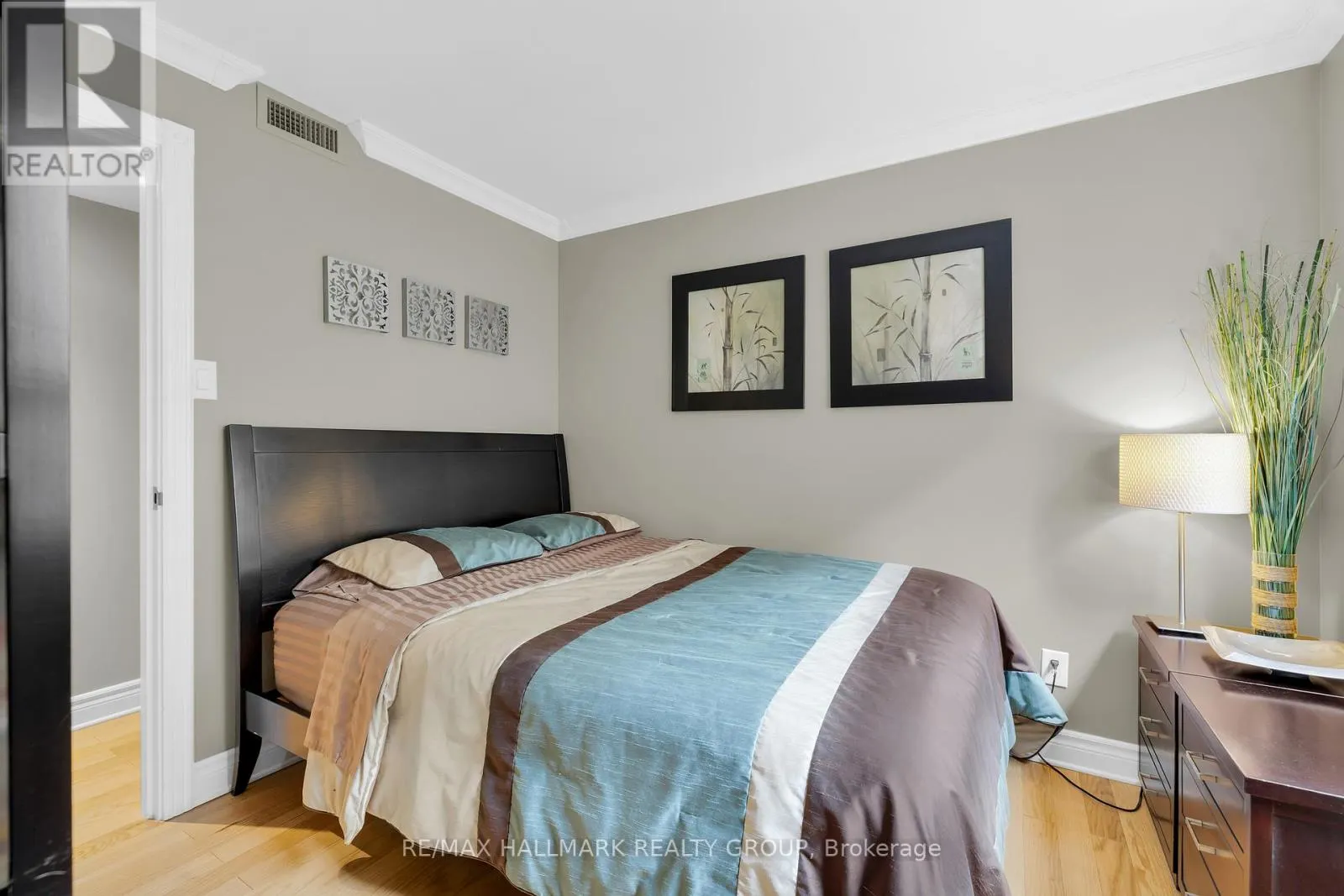 402 - 470 LAURIER AVENUE W