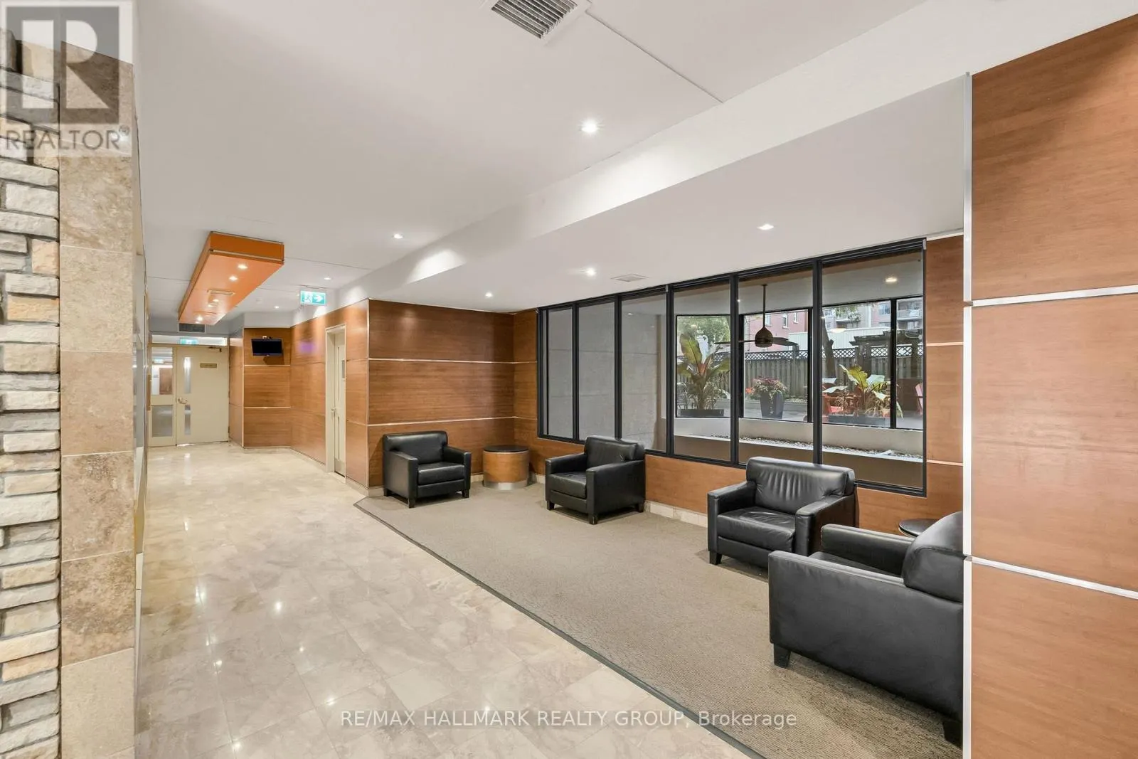 402 - 470 LAURIER AVENUE W