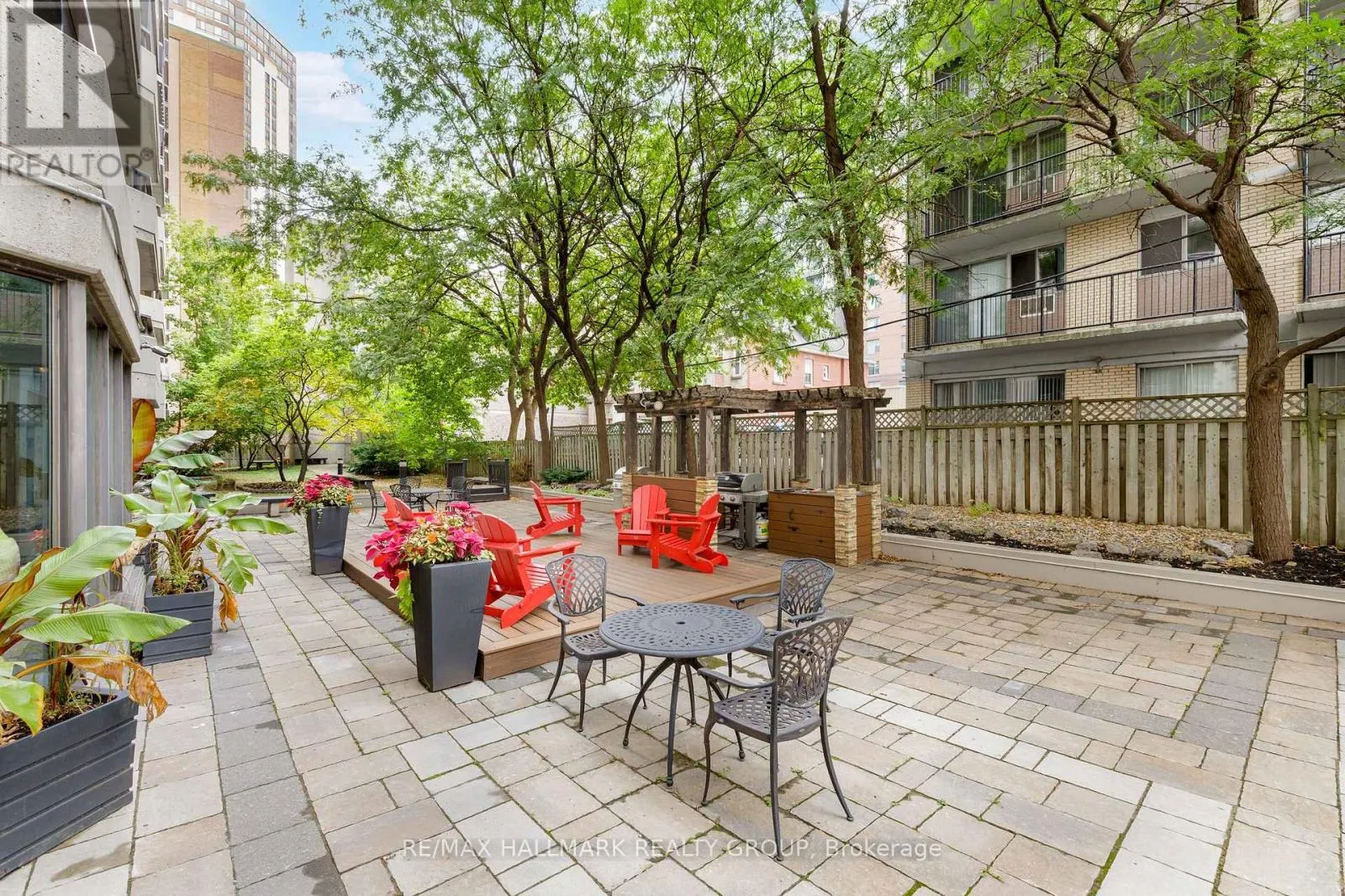 402 - 470 LAURIER AVENUE W