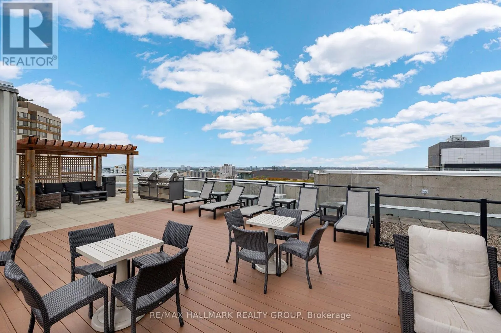 402 - 470 LAURIER AVENUE W