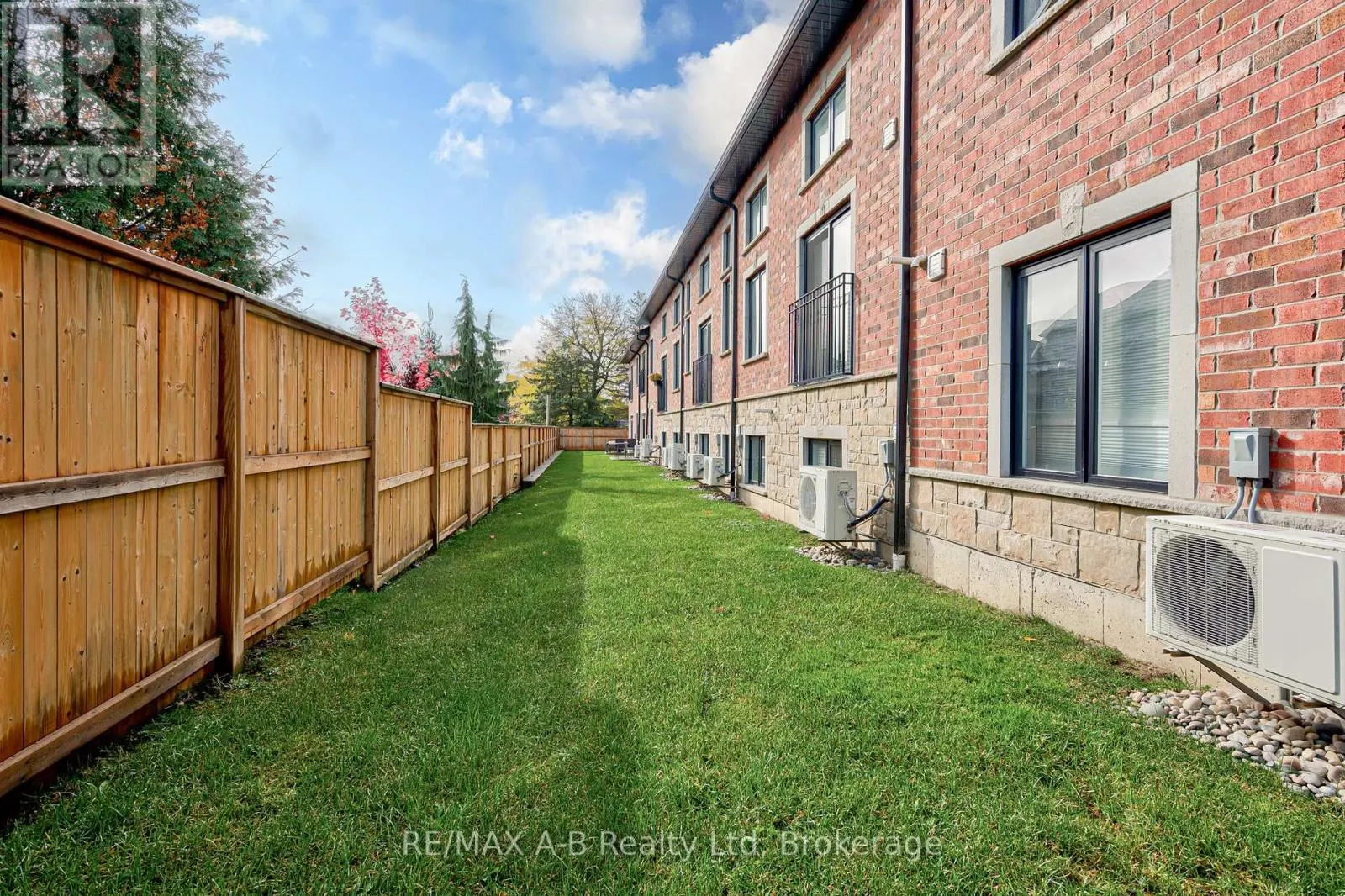 5 - 3199 VIVIAN LINE 37, #5