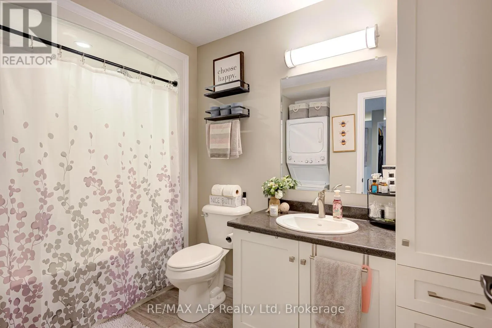 5 - 3199 VIVIAN LINE 37, #5