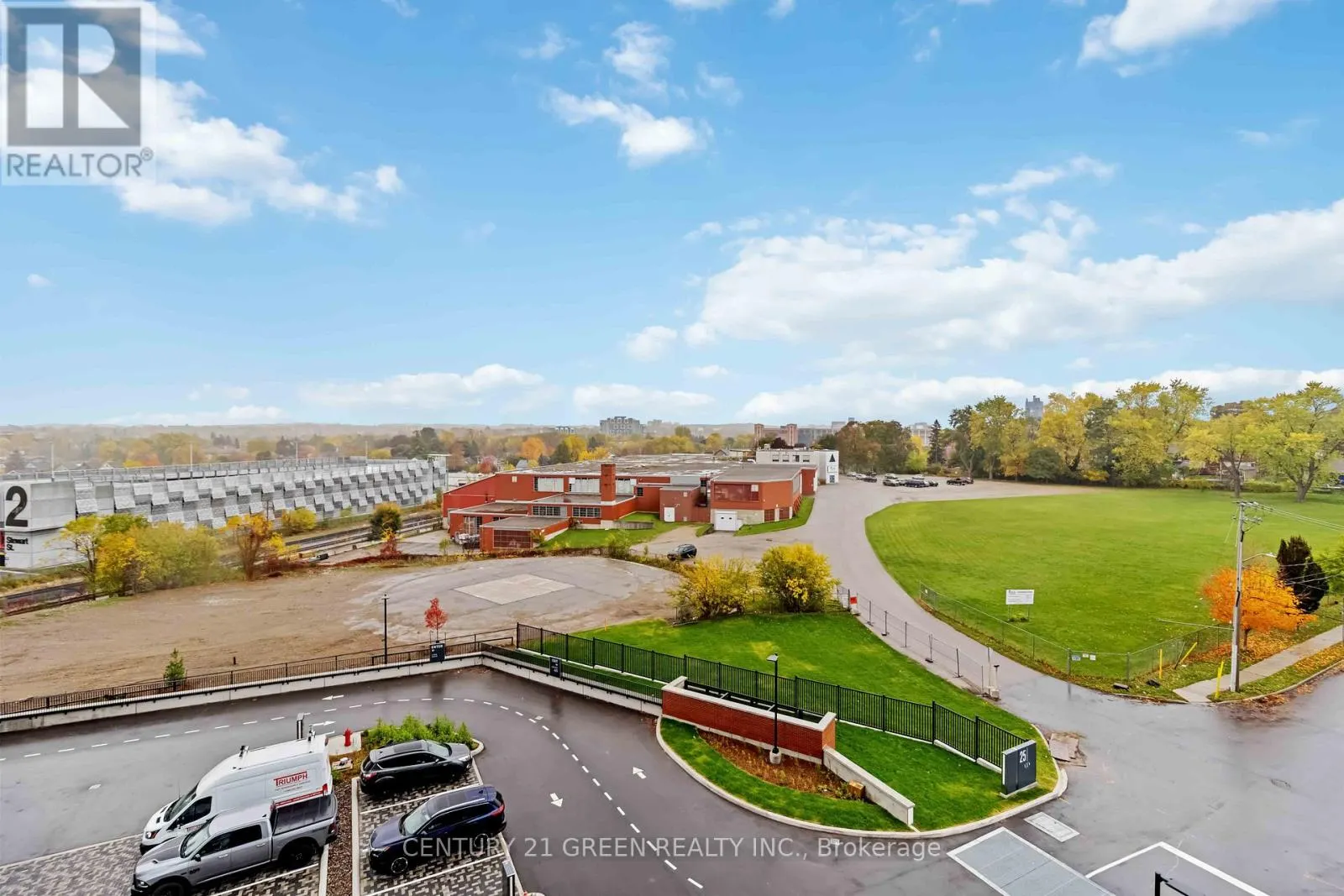 408 - 15 WELLINGTON STREET S